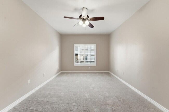 Building Photo - 5350 E Deer Valley Dr