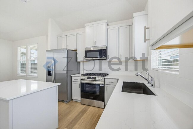 Building Photo - 131 Trifle Trl