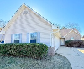 Building Photo - Spacious 3-Bedroom Home - Ideal Location