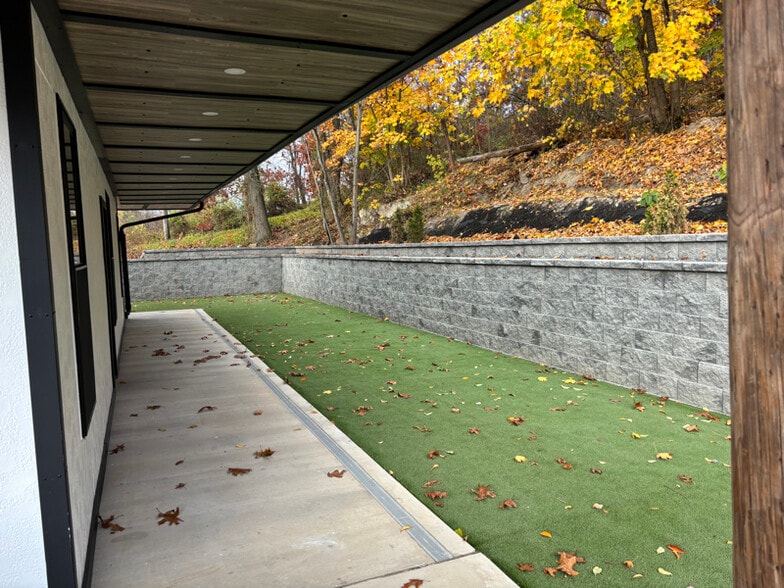 Building Photo - 23 Main St