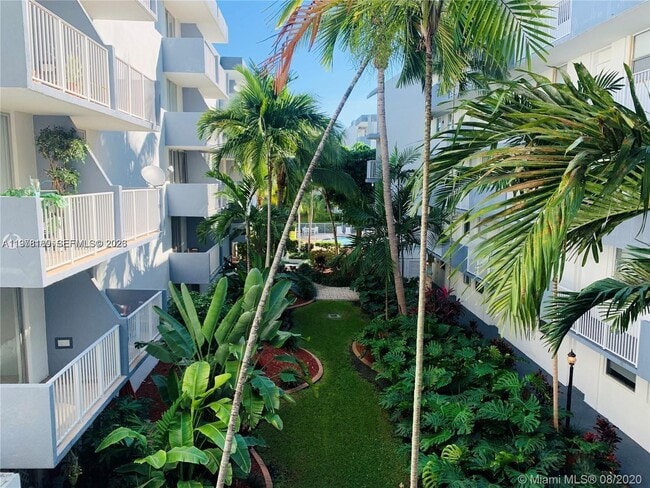 Building Photo - 1801 S Treasure Dr