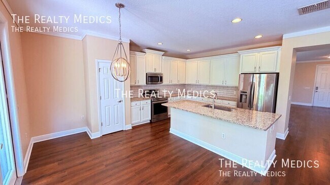 Building Photo - 10263 Malpas Point