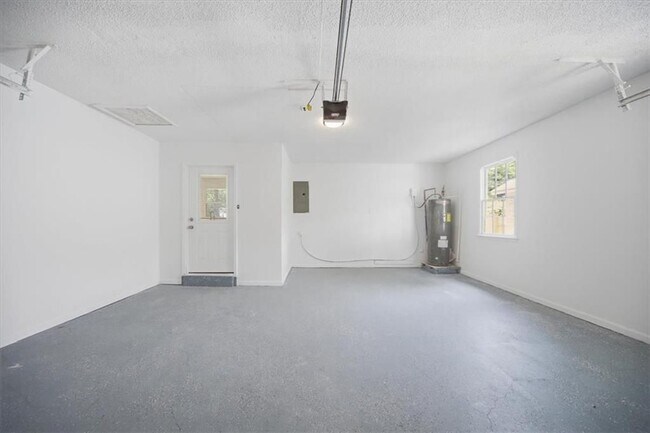 Building Photo - 1073 Grayson Pkwy