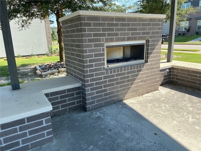 Building Photo - 3901 WS Phillips Pkwy