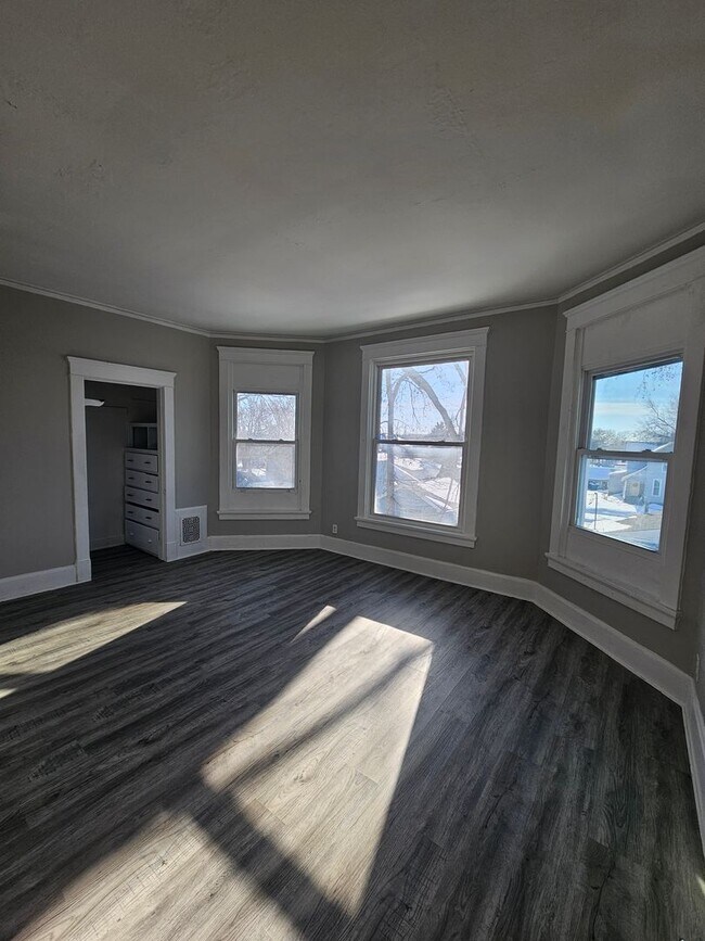 Building Photo - 2109 Roosevelt St