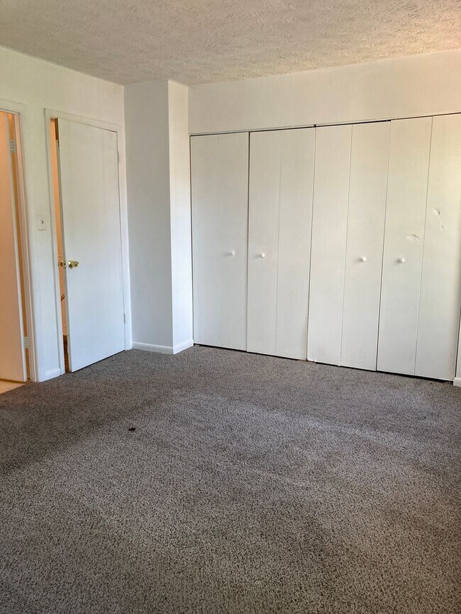 Building Photo - Spacious 3-bedroom, 2-bathroom townhouse available in Edgewood, MD.