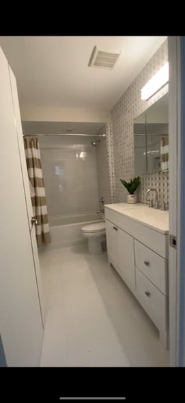 Building Photo - 1638 K St NE