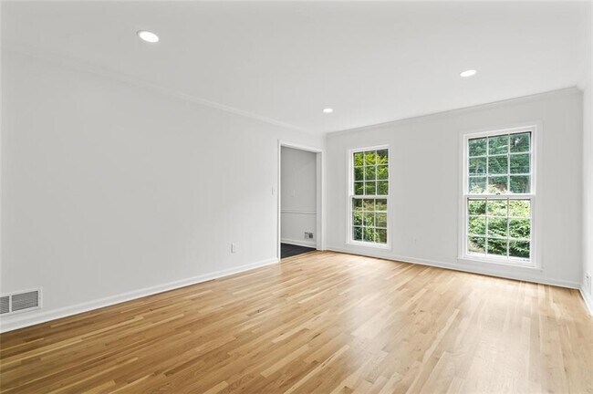 Building Photo - 2340 Castleridge Ct