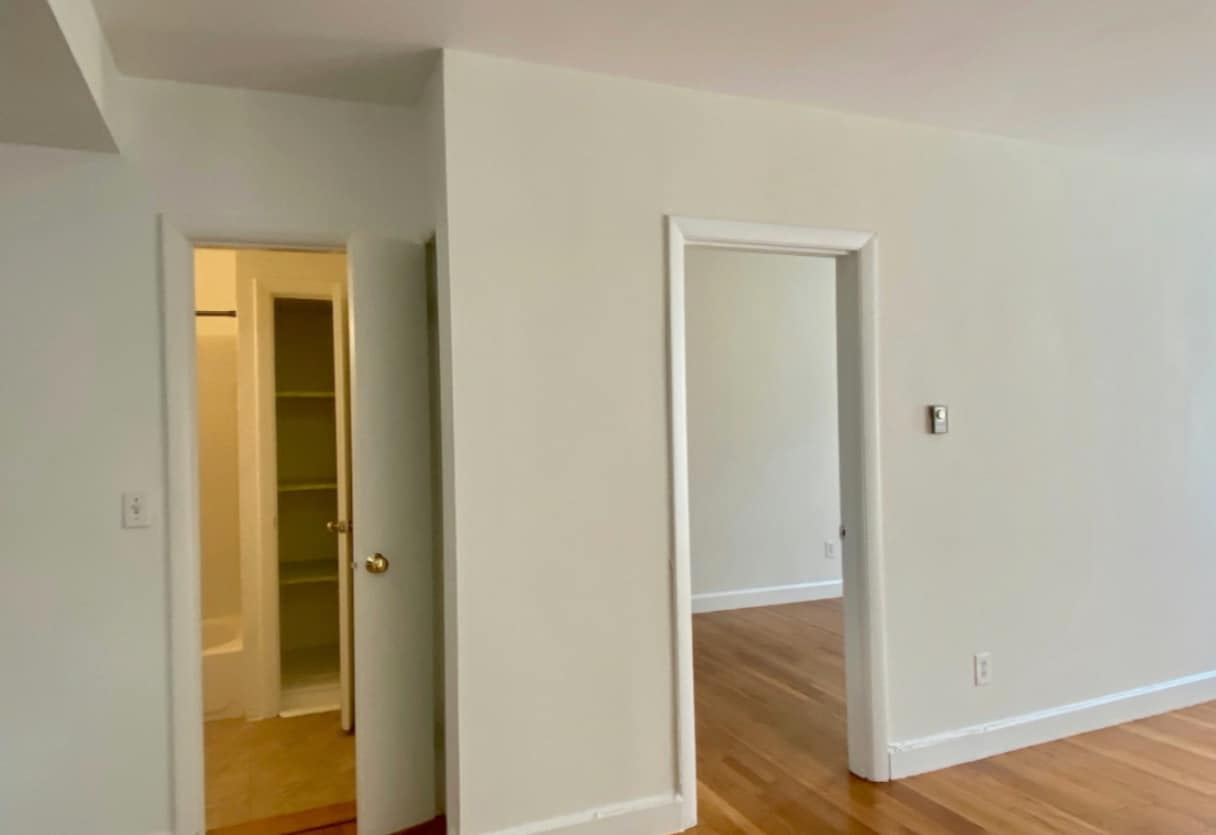 Building Photo - 511 Beacon St