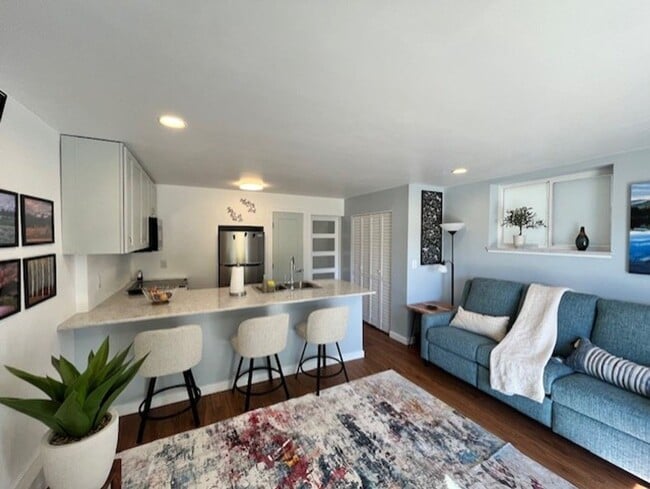Building Photo - Winter Seasonal Rental- Summit Yacht Club 37