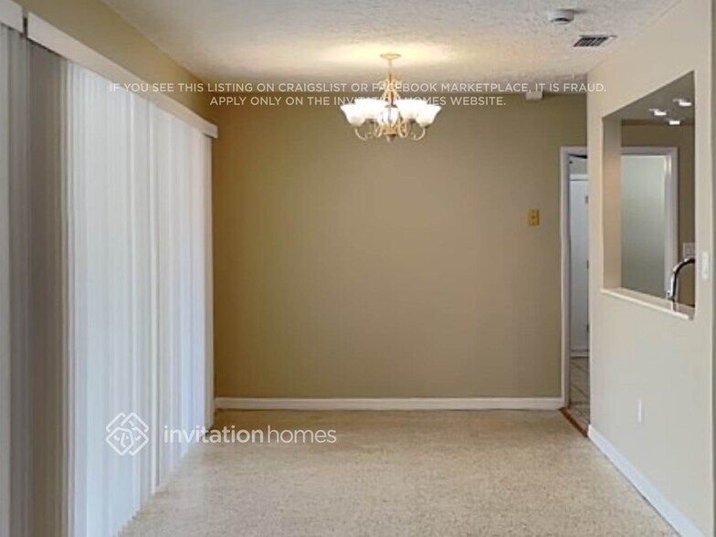 Building Photo - 3144 Bougainvillea St