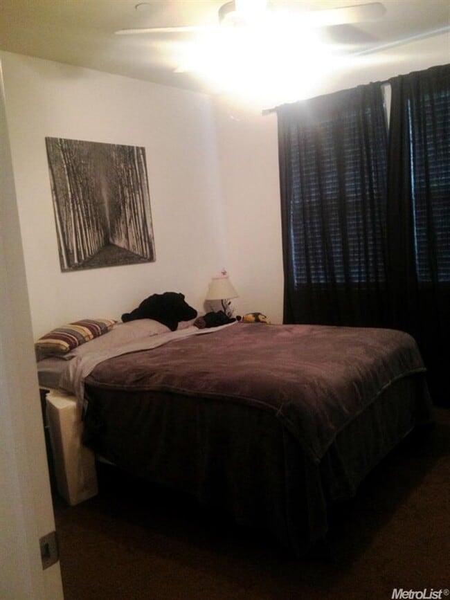 Building Photo - Adorable 2/2 Natomas Condo!  PLEASE READ ENTIRE AD FOR VIEWINGS!!!!