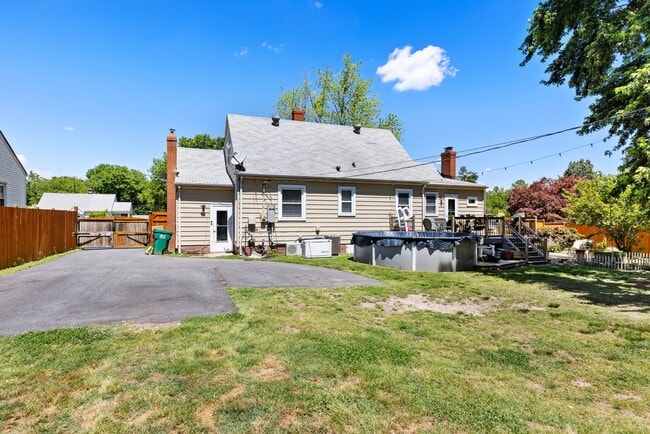Building Photo - 2317 Carlisle Ave