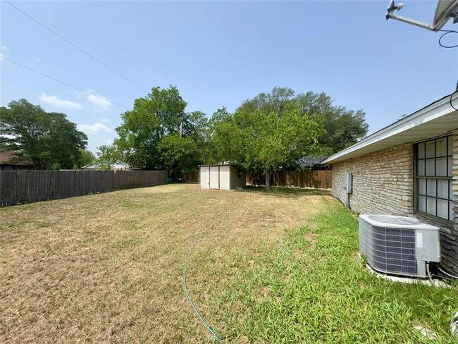 Building Photo - 821 Guadalupe St