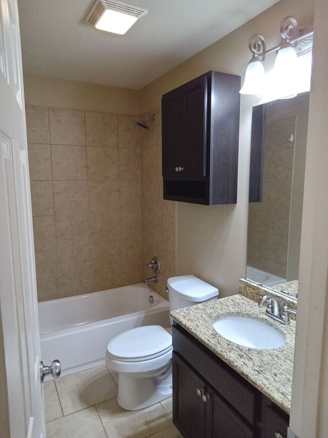 Building Photo - Savannah Place Dream Home