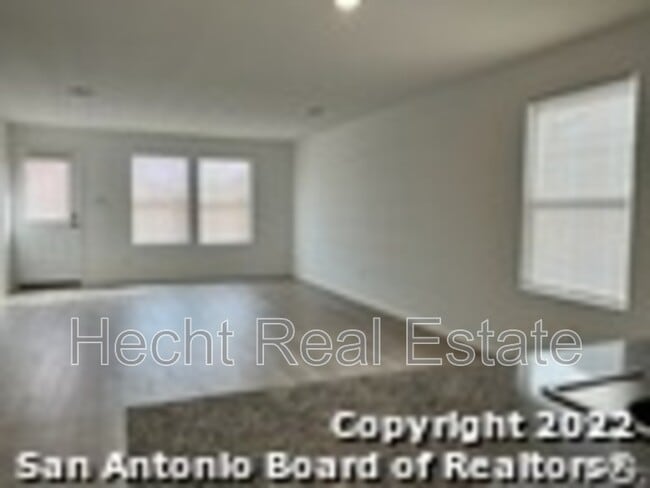 Building Photo - 10646 Vinateros Dr