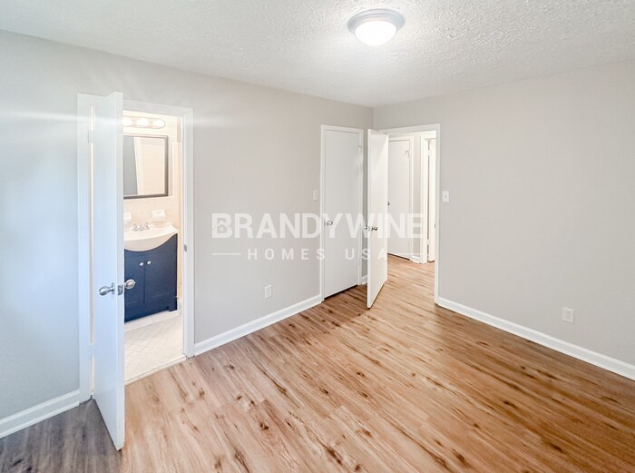 Building Photo - 4060 W Stubbs Rd