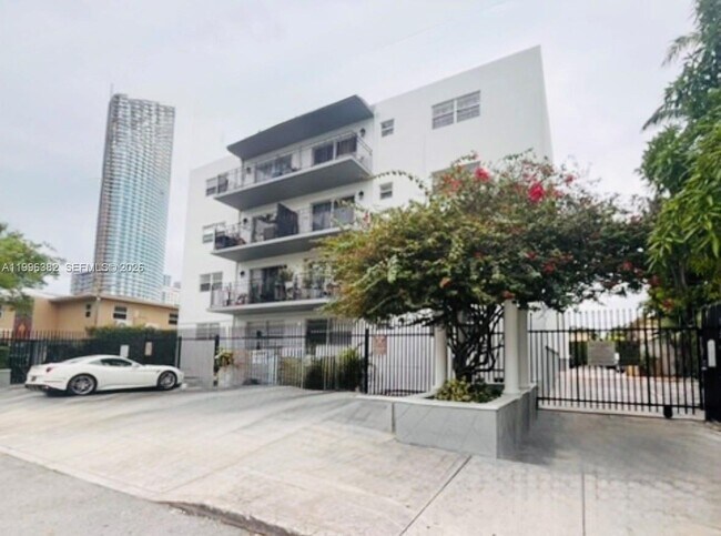 Building Photo - 444 SW 4th St