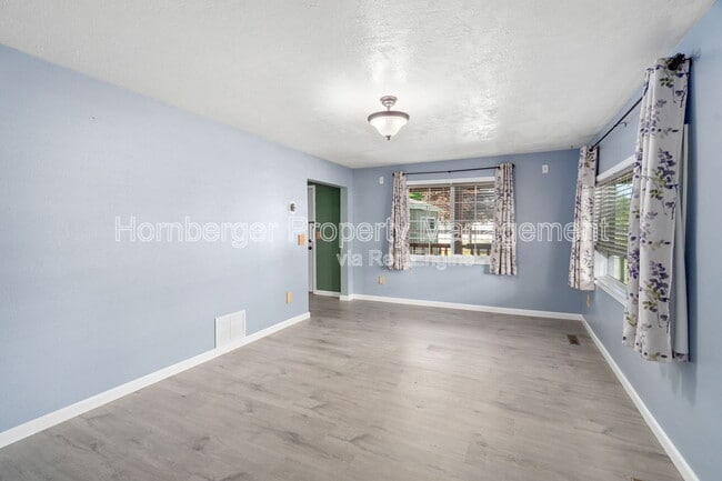 Building Photo - 10914 E 10th Ave