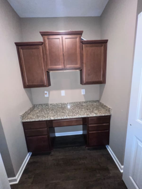 Building Photo - 5029 Upper Park Pl