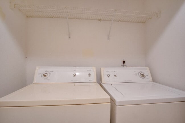 Building Photo - Coming Available January 25 Two Bedroom Townhome in Windship Cove Near Davis Highway and I-10