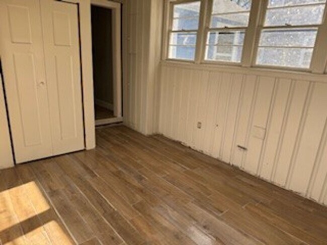 Building Photo - newly renovated 2 bedroom 1 bath home