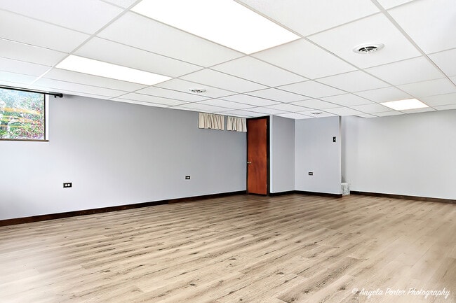 Building Photo - 38390 N Munn Rd