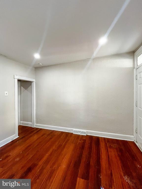 Building Photo - 169 S Logan Ave
