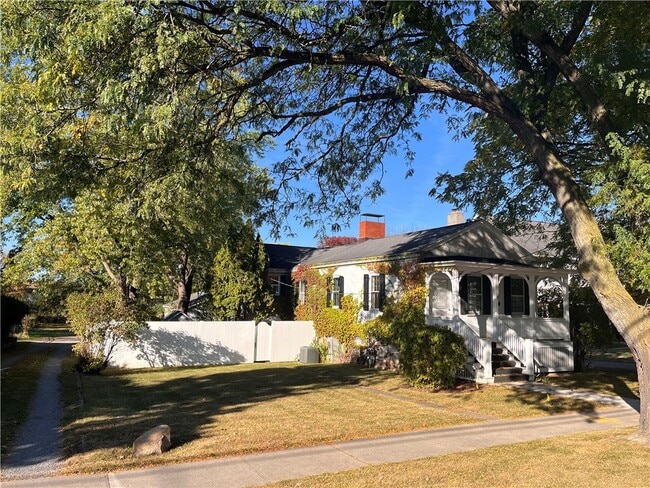 Building Photo - 410 N Main St