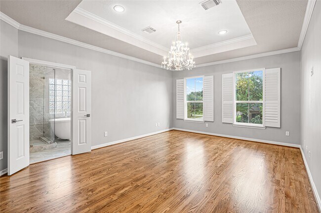 Building Photo - 112 White Dr