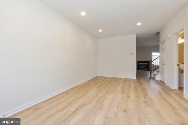 Building Photo - 2456 Covered Wagon Ct