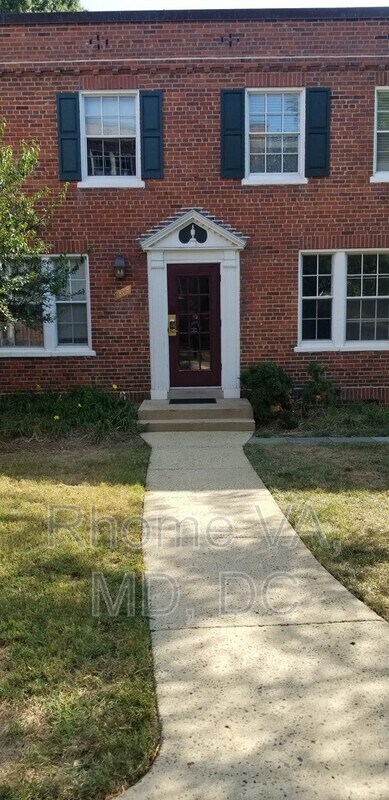 Building Photo - 1805 Key Blvd