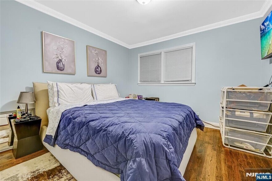 Building Photo - 194 Delmar Ave