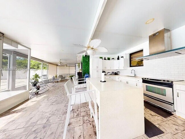 Building Photo - 1220 NW 37th Ave