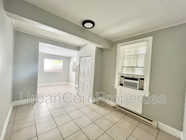 Building Photo - 352 13th Ave NE