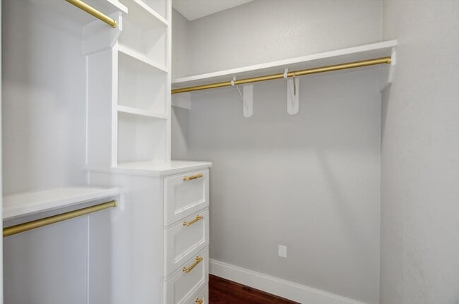 Building Photo - 2206 The Strand