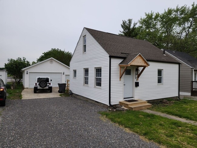 Primary Photo - 141 W Lane Ave