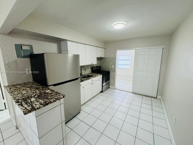 Primary Photo - 2960 W Flagler St