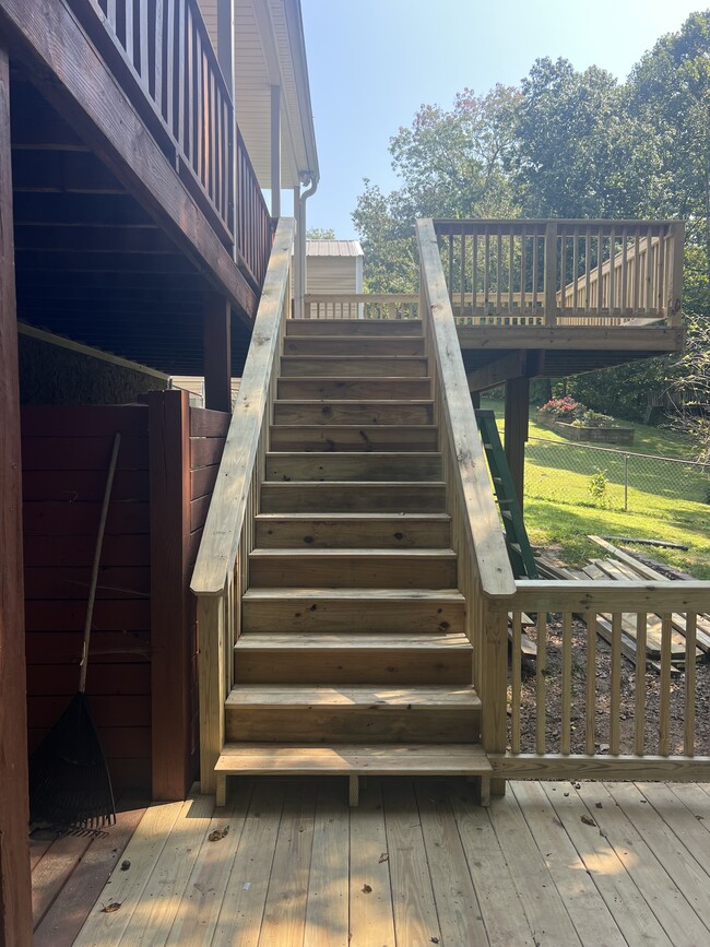 Building Photo - 5028 Dellwood Dr