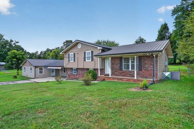 Building Photo - 906 Diamond Cir
