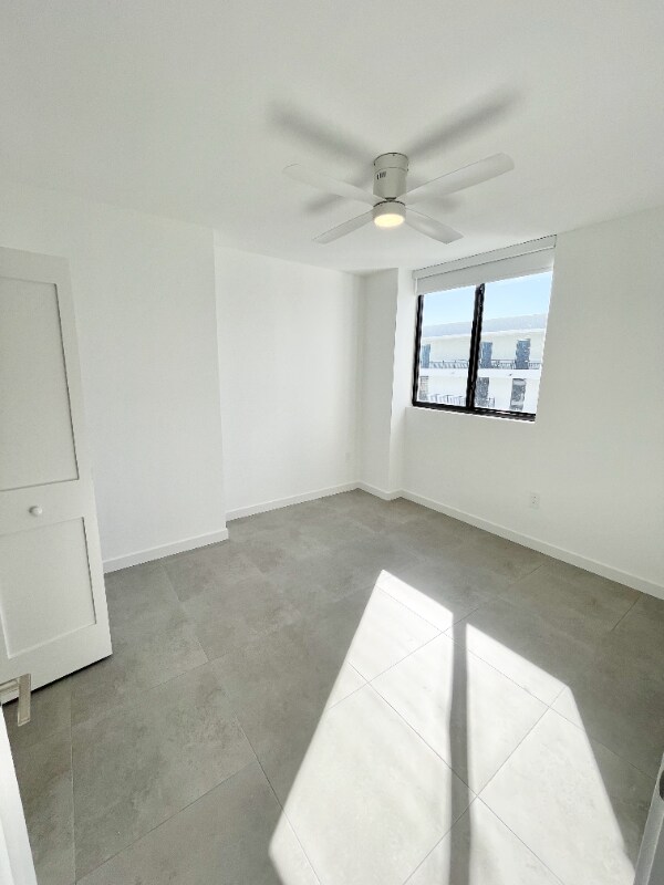 Building Photo - 1901 Van Buren St