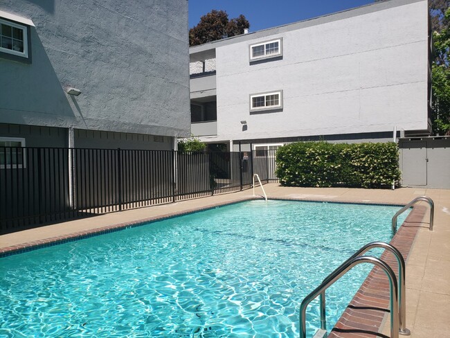 St. Moritz Apartments - Concord, CA | Apartment Finder