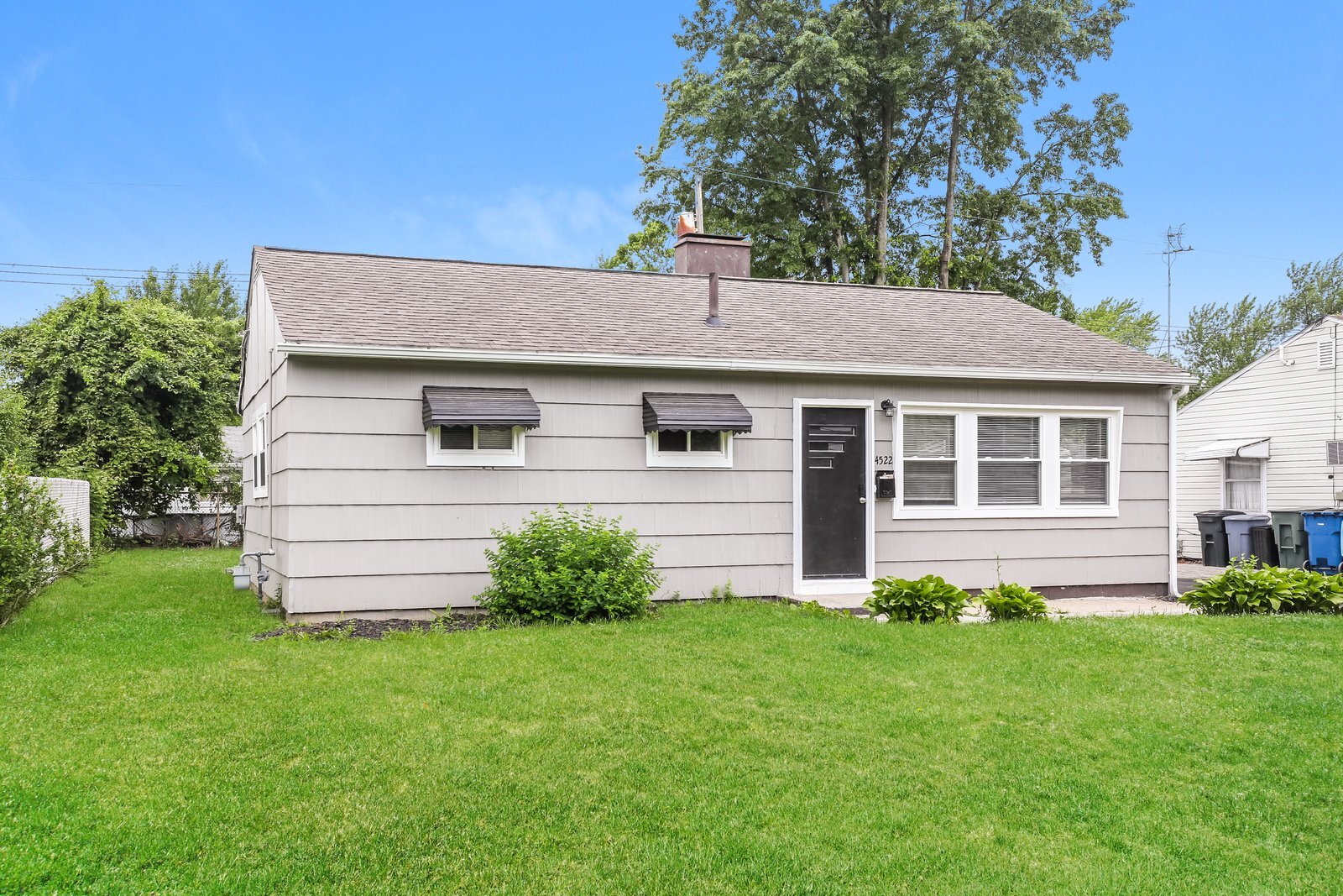 Building Photo - 4522 Riverside Dr