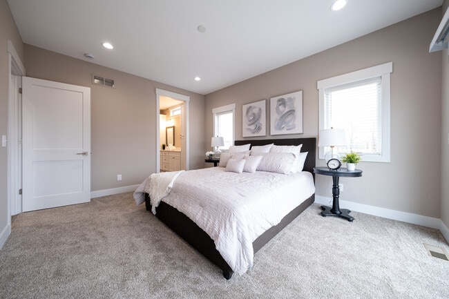 Building Photo - 26391 Preserve Dr