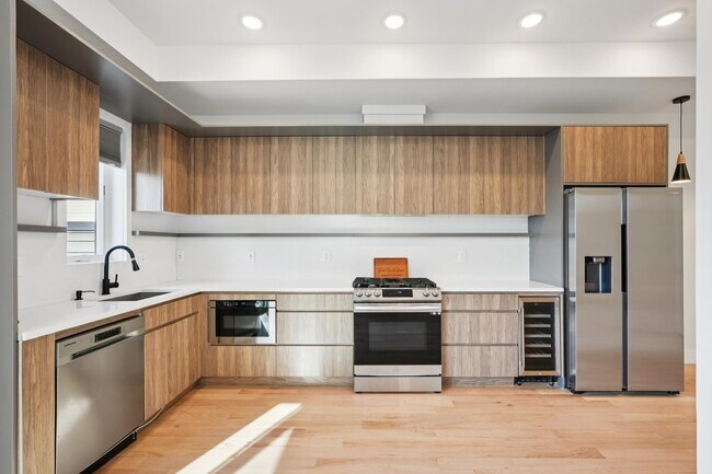 Building Photo - 431 Palisade Ave