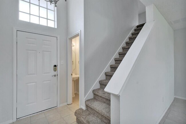 Building Photo - 1609 Lantern Light Dr