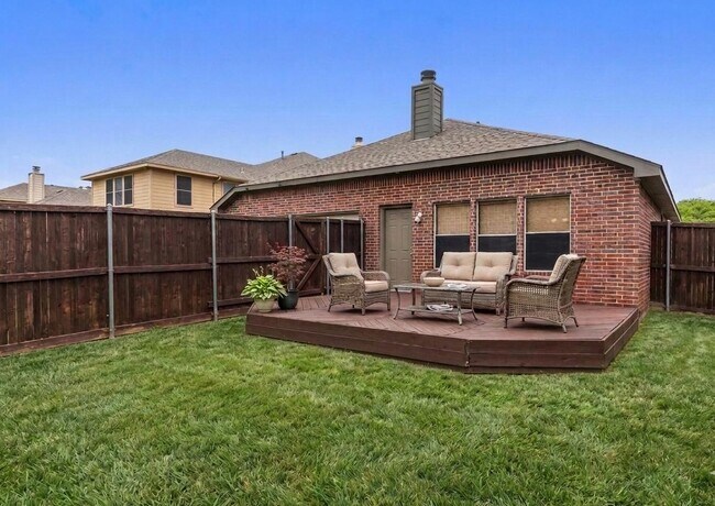 Building Photo - 2807 Lakefield Dr