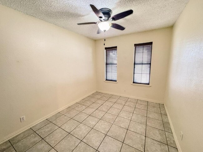 Building Photo - 201 Byron Dr