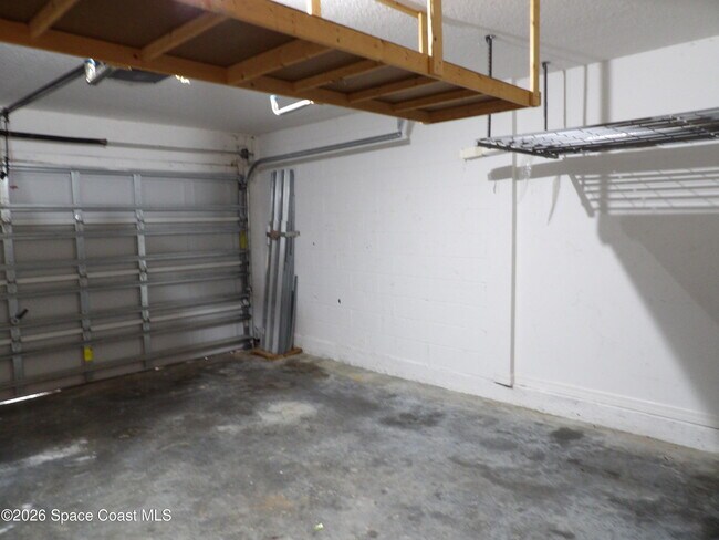 Building Photo - 410 Birch Ave SW