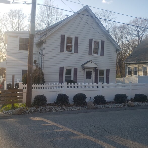 Building Photo - 18 Warwick St